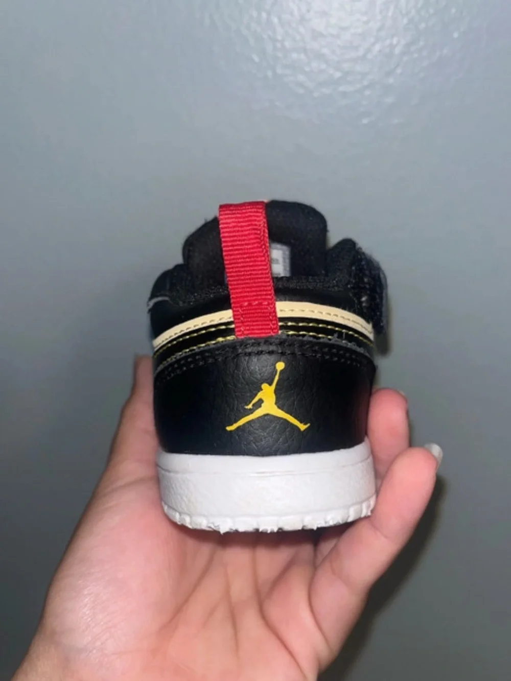 Nike Kids Sneakers - Black & Beige